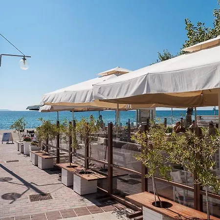 Apartment Adamant Nea Moudania