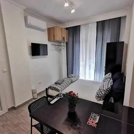 Adamant Apartment *